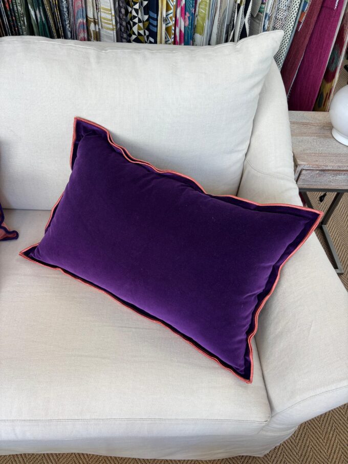 COJÍN TERCIOPELO MORADO - Imagen 3